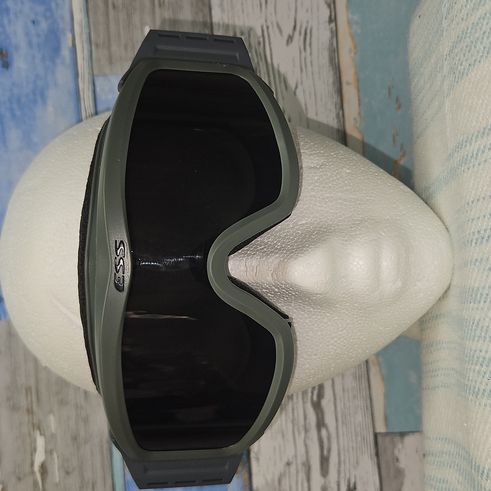 MILITARY ISSUE ESS GREEN BALLISTIC WIND DUST GOGGLES DARK  LENS